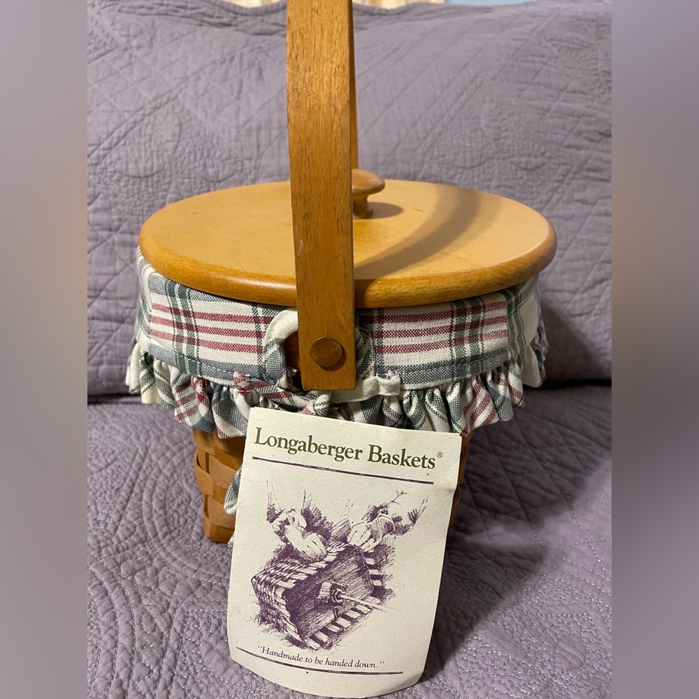 Longaberger 7” measuring basket-plastic protector,cloth plaid liner,& wooden lid